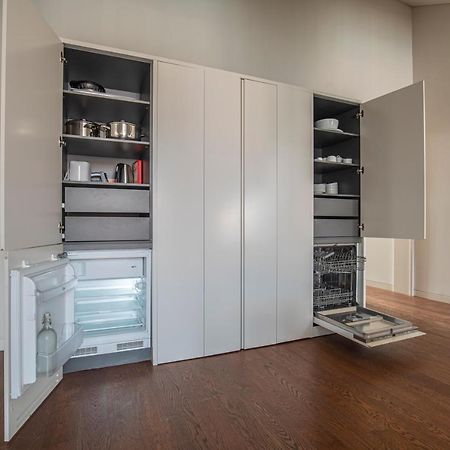 8 Building Apartment 403 T2 - River & Garden View Лиссабон Экстерьер фото