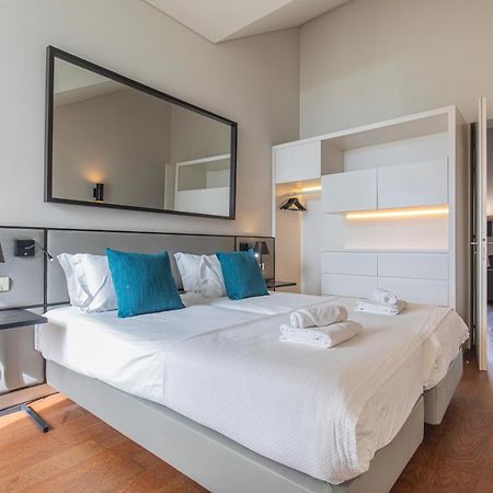 8 Building Apartment 403 T2 - River & Garden View Лиссабон Экстерьер фото