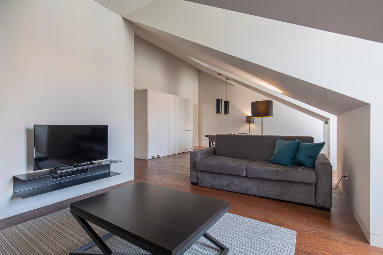 8 Building Apartment 403 T2 - River & Garden View Лиссабон Экстерьер фото