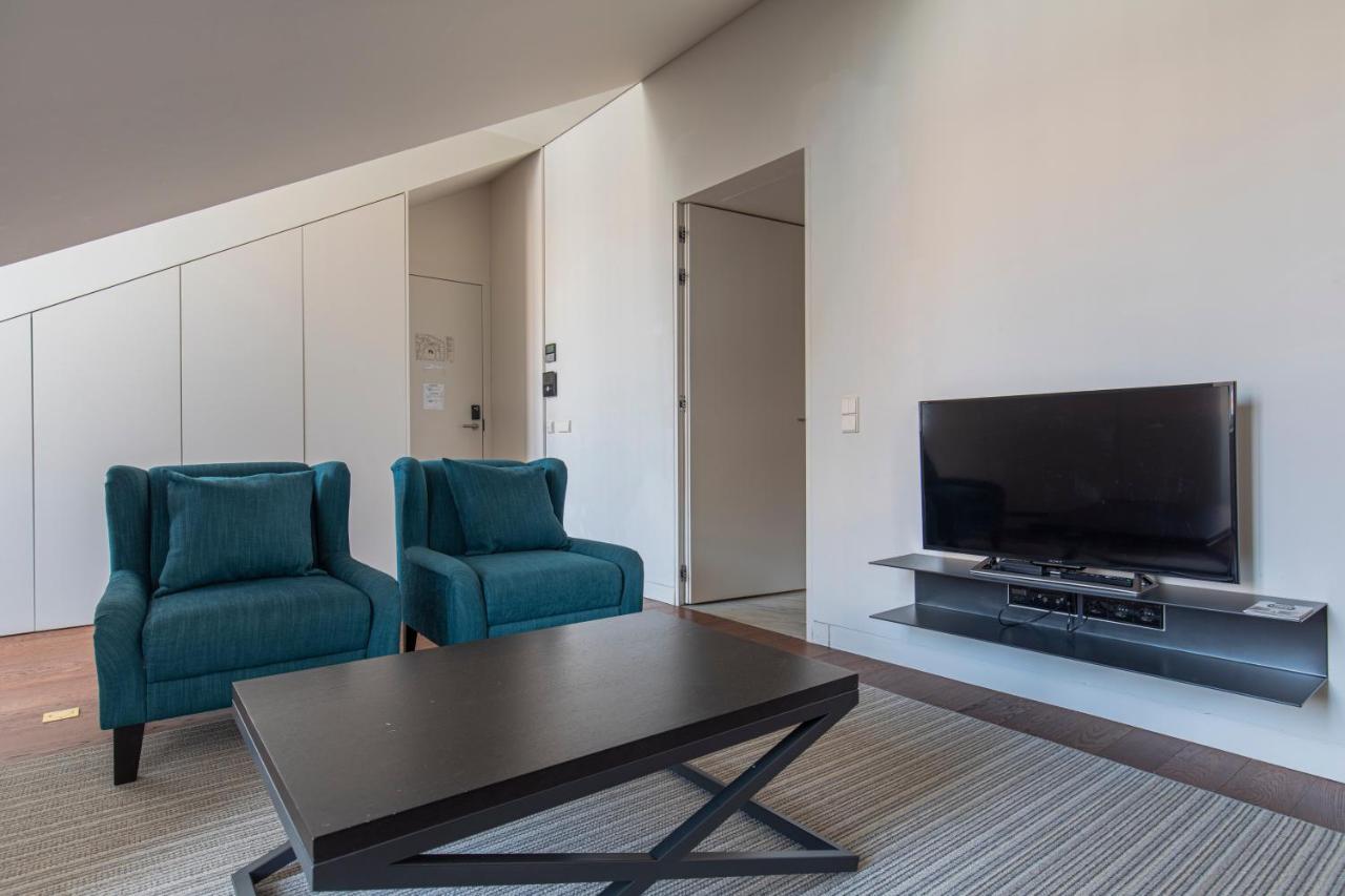 8 Building Apartment 403 T2 - River & Garden View Лиссабон Экстерьер фото